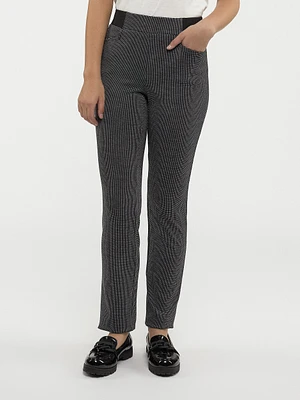 Straight semi-fitted pull-on pant