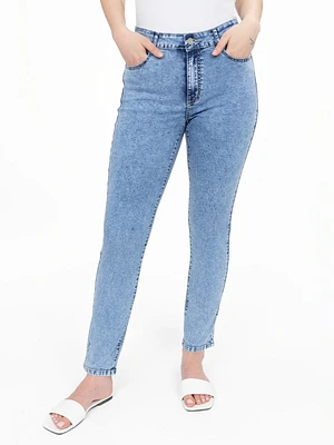 Narrow semi-fitted jean