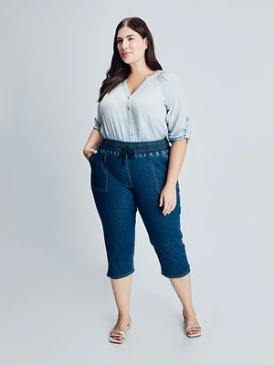 Semi-fitted denim capri