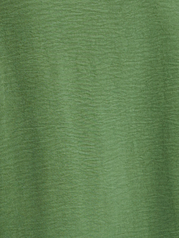 Blouse semi-ajustée à manches courtes avec boutons