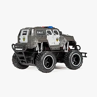 ÉCRASER. Camion de police monstre RC [1:24]