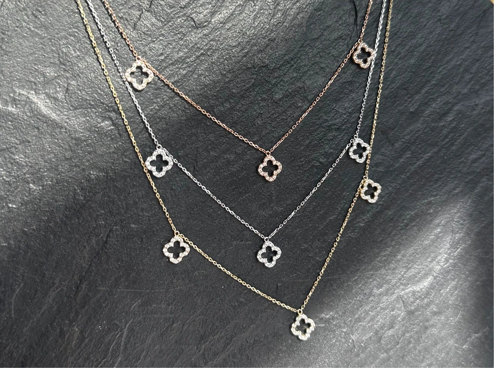 3 Glowing Clover Necklace