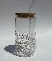 Tumbler en verre avec couvercle et paille (16 oz) - Éducatrice pastel 💛