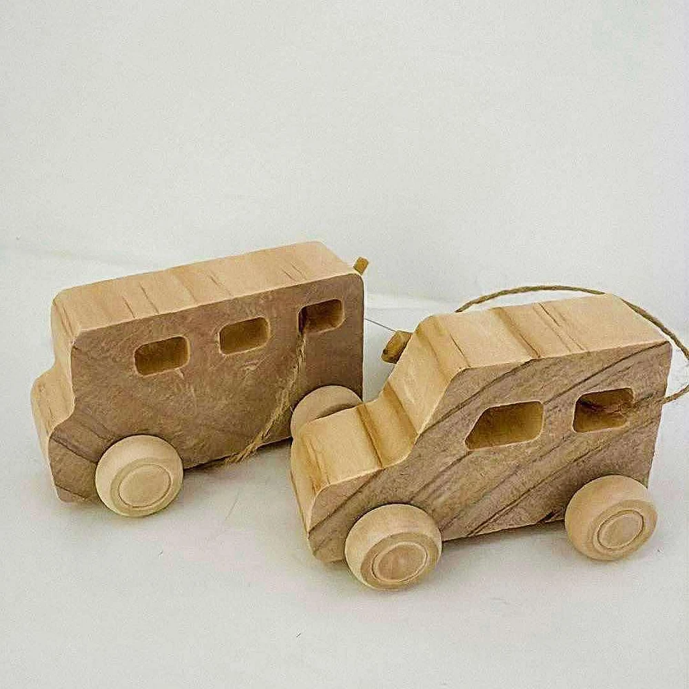 Voiture en bois a peindre