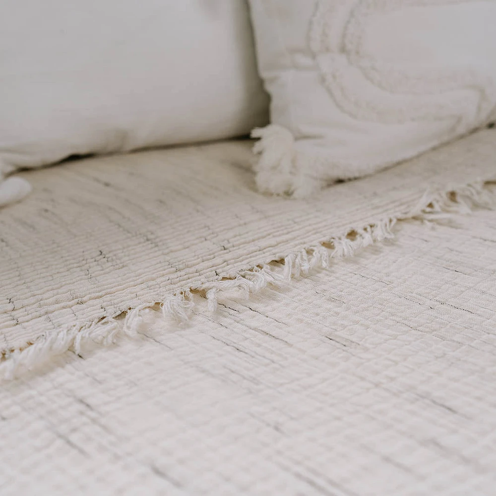 Sketched Crinkle Bed Cover