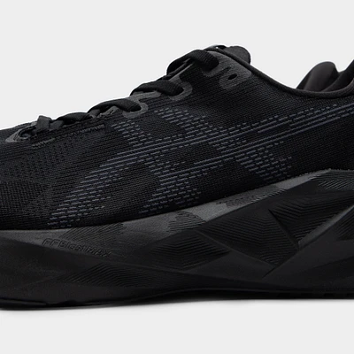 ASICS Novablast 5 Black / Carrier Grey