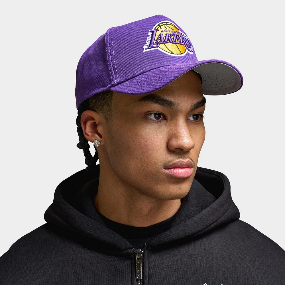New Era Los Angeles Lakers 9FORTY AF Snapback / Purple