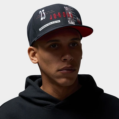 Jordan Pro Structured Strapback Cap Black / Gym Red