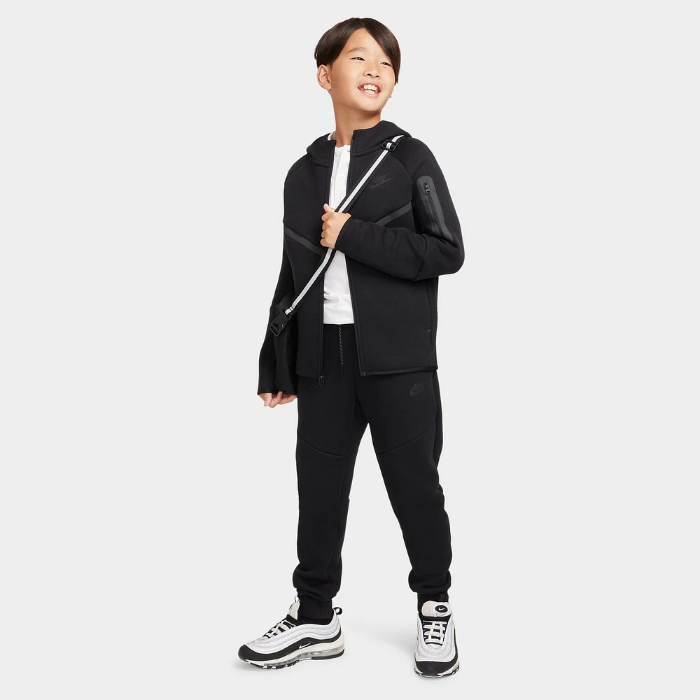 Nike Sportswear Junior Boys' Tech Fleece Jogger / Black