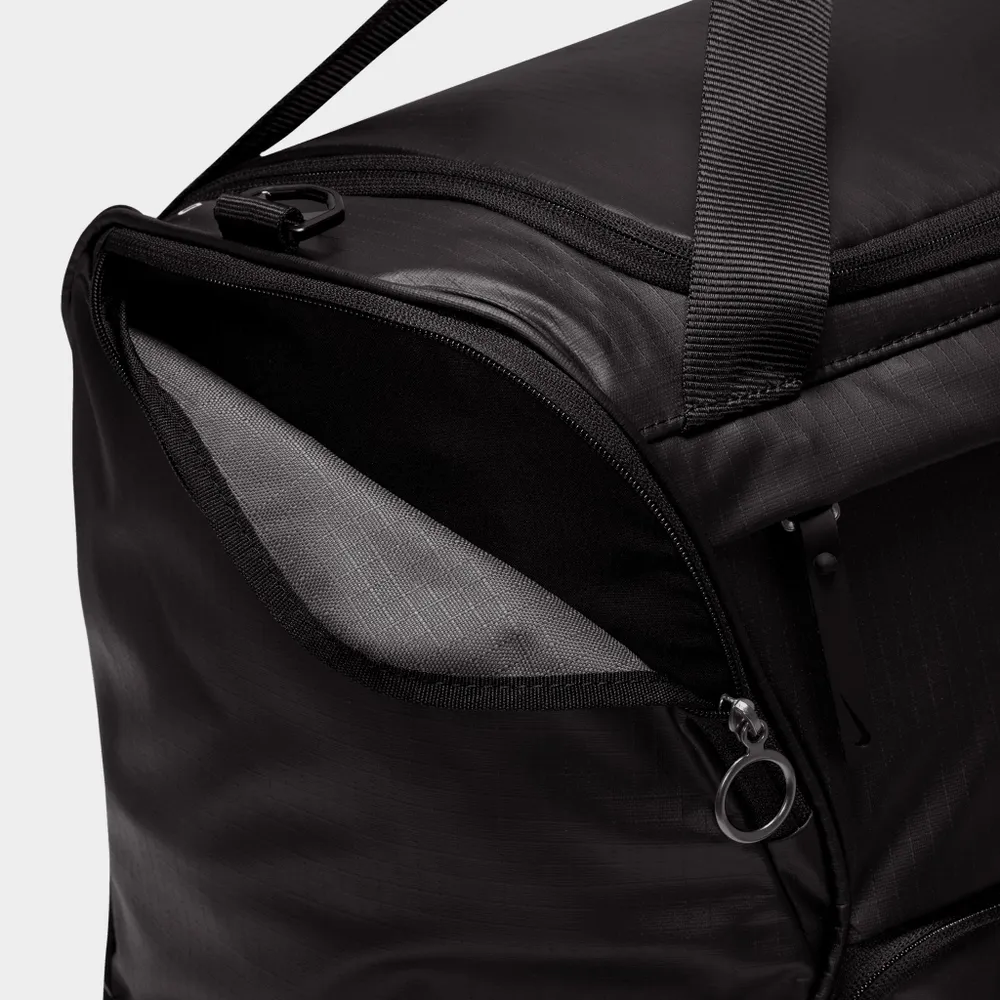 Nike Brasilia Training Medium Duffle Bag (Black/Black/Silver, Medium) :  : Sports & Outdoors