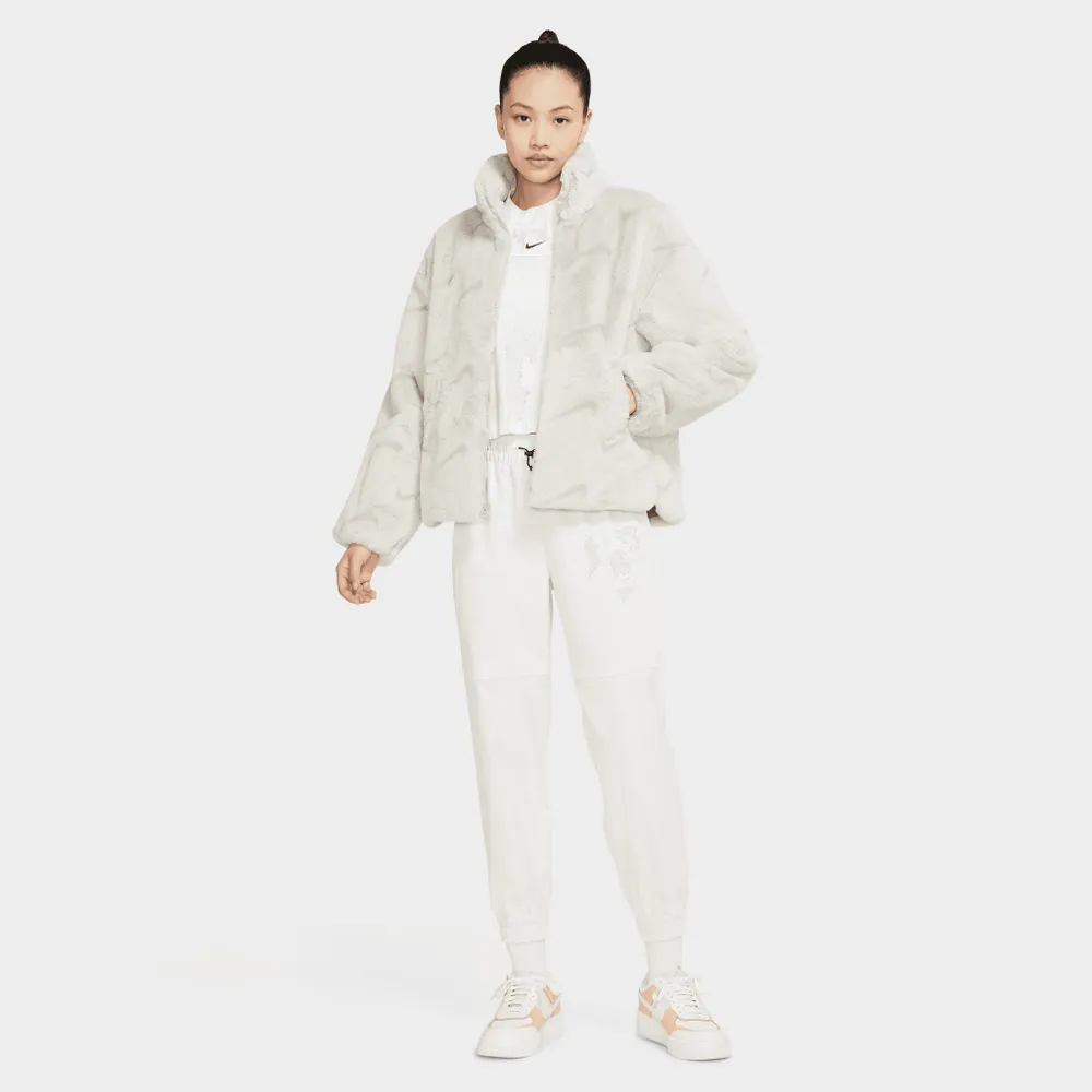 Nike Sportswear Women's Plush Jacket Light Bone/ Iron Ore