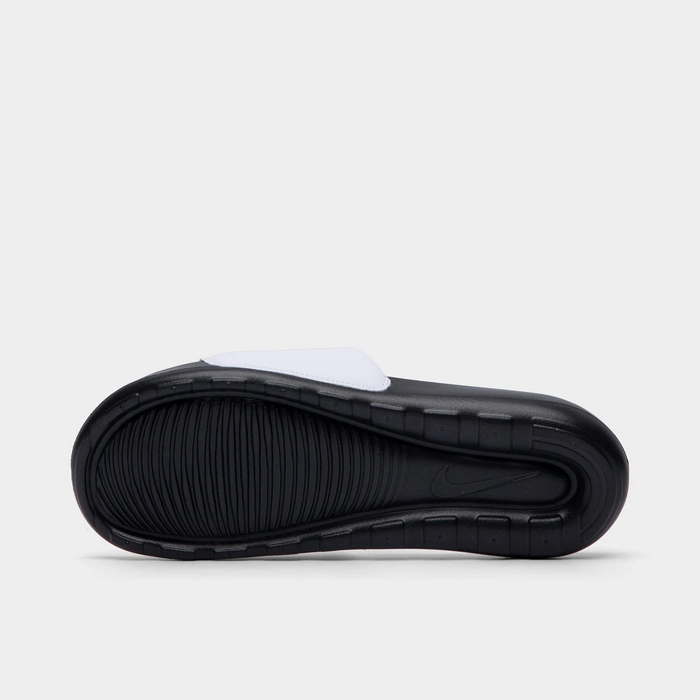 Nike Victori One Black / White