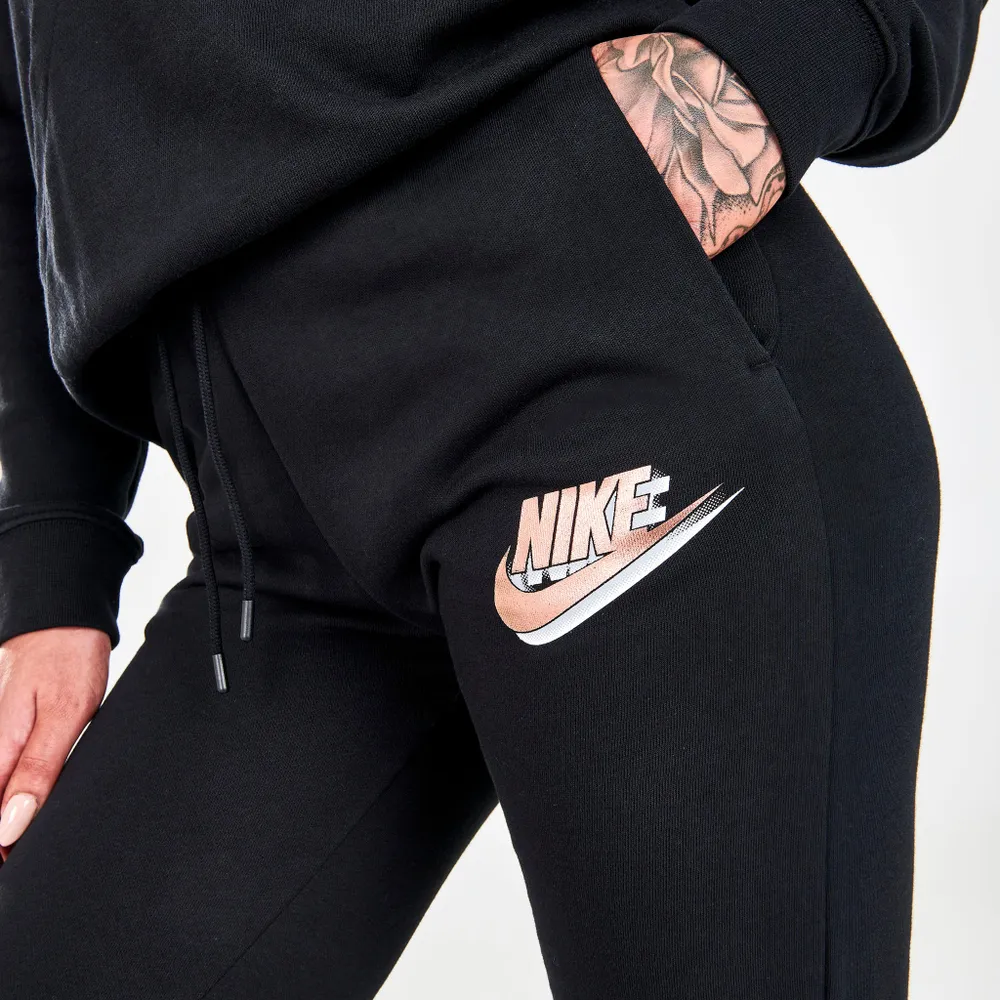 Nike Sportswear Women’s Essential Fleece Pants / Black