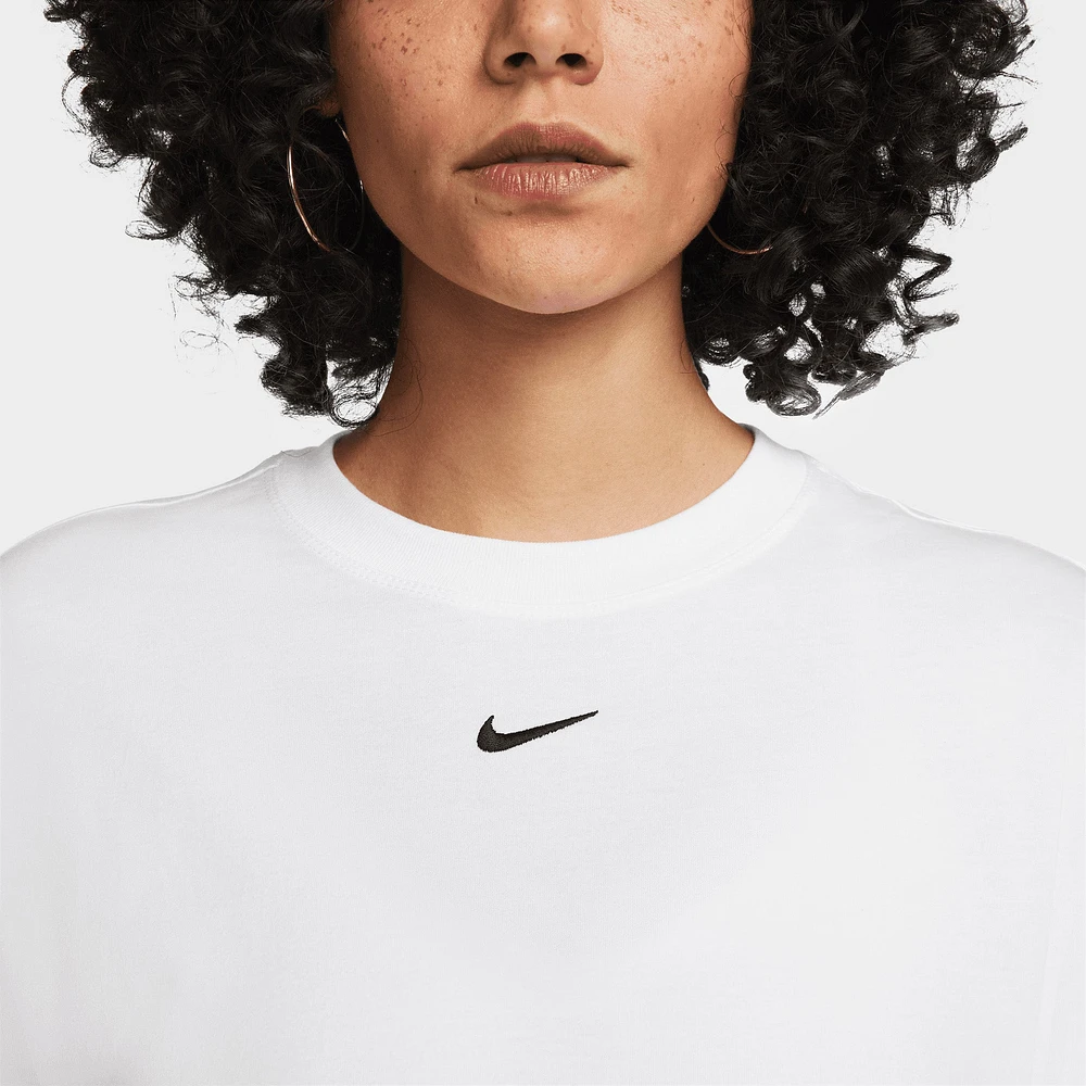 Nike Women's Sportswear Essential T-shirt White / Black