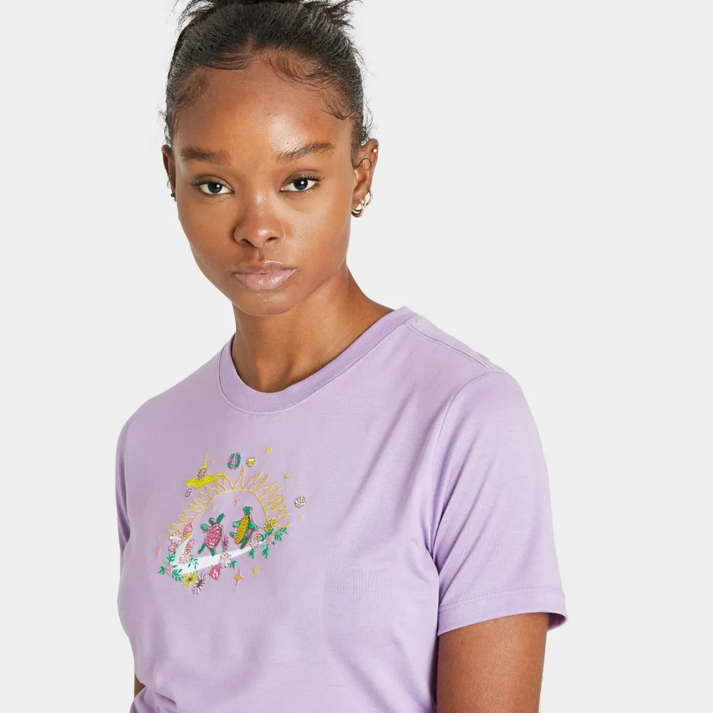 Nike Sportswear Women’s Slim Cropped T-shirt / Violet Star