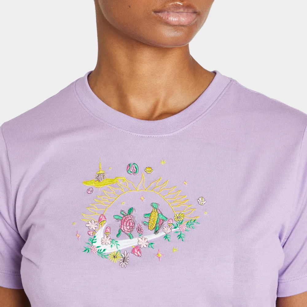 Nike Sportswear Women’s Slim Cropped T-shirt / Violet Star