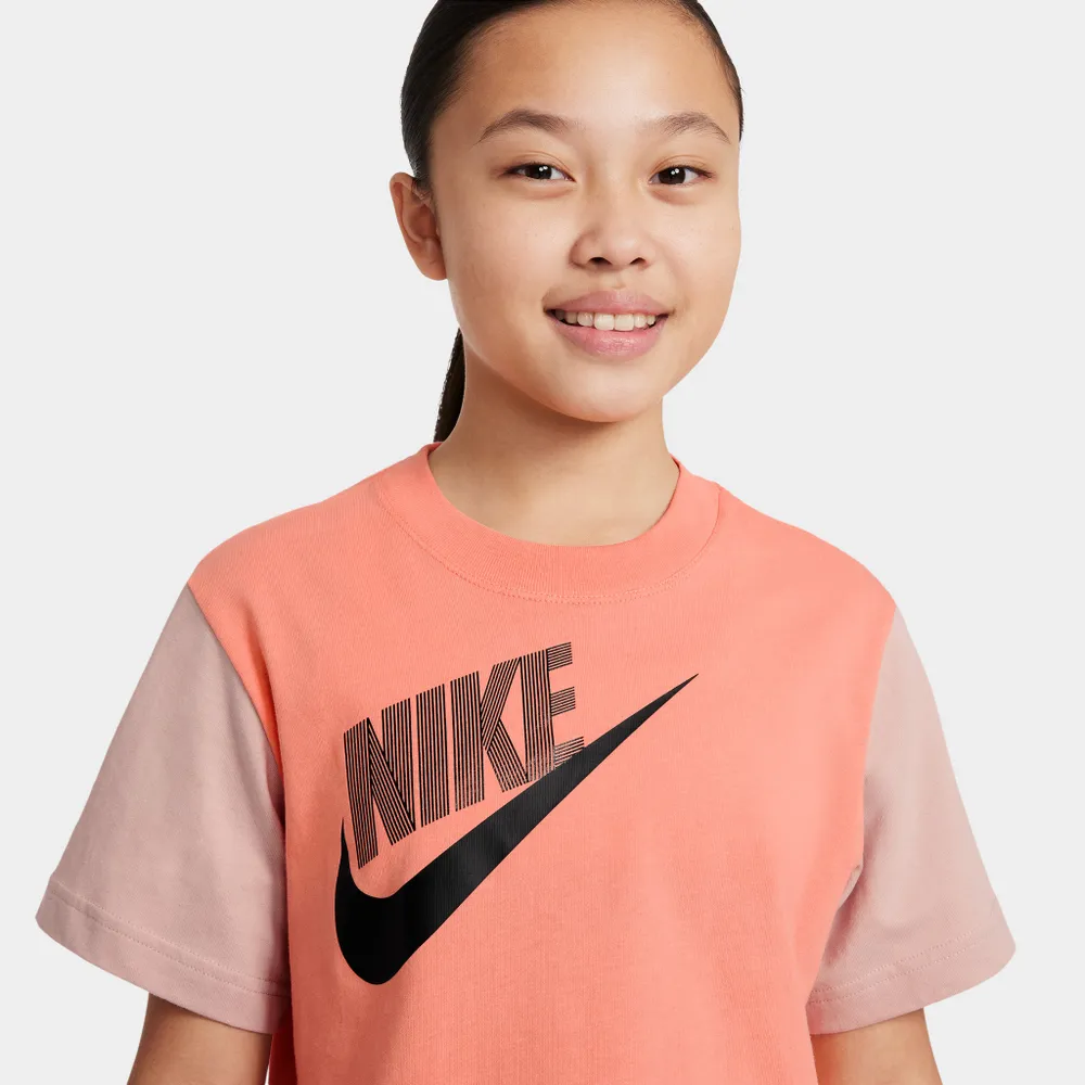 Nike Junior Girls’ Sportswear Essential Boxy Dance T-shirt / Crimson Bliss