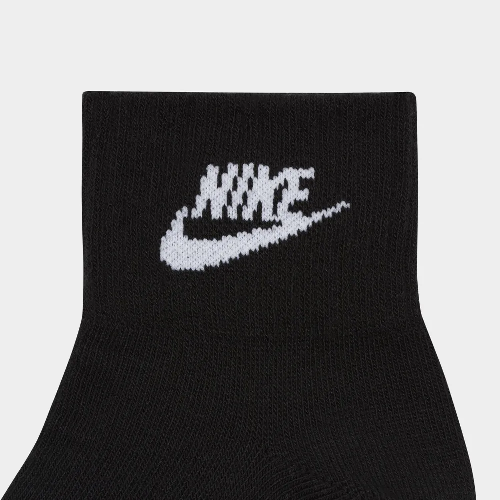 Nike Everyday Essential Ankle Socks (3 Pack) Black / White