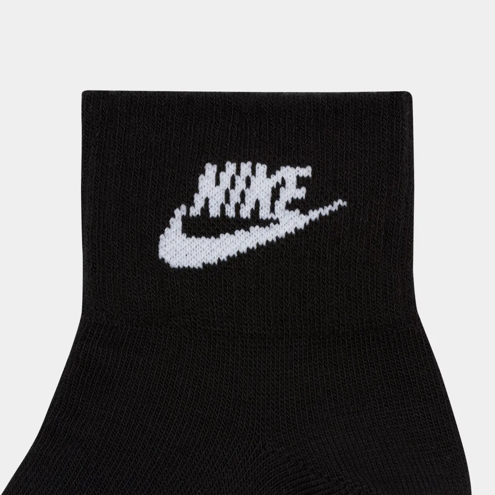 Nike Everyday Essential Ankle Socks (3 Pack) Black / White