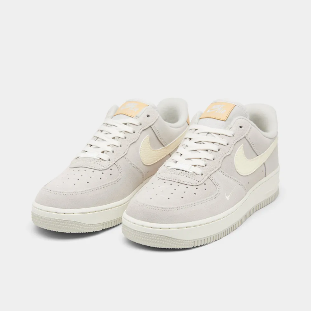 Nike Wmns Air Force 1 Low `07 - Light Bone / Sesame / Sail