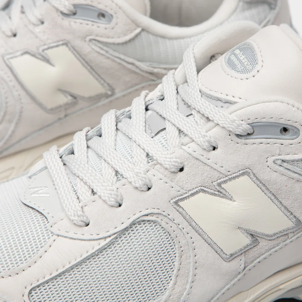 New Balance M2002RO1 Linen Fog / Sea Salt - Rain Cloud