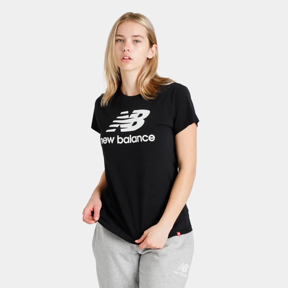 New Balance Women's Essential Stacked Logo T-shirt / Black