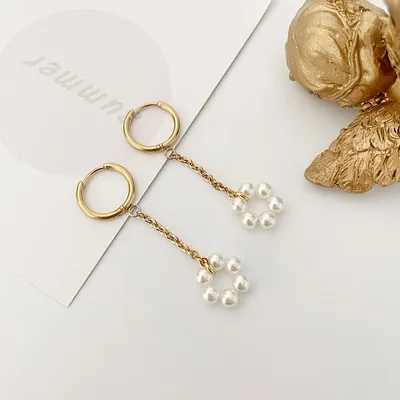 80142 Falling Pearl Earring