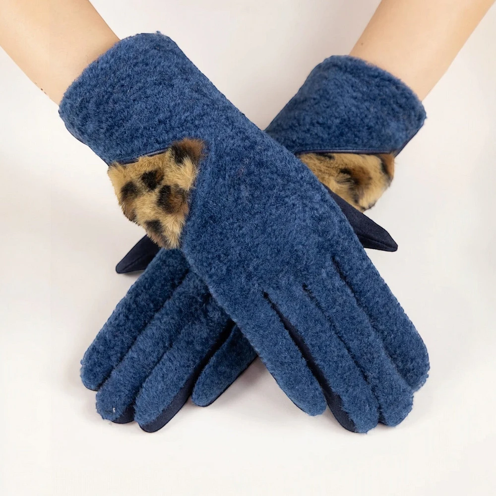 00115.7 Leo Fuzzy Gloves