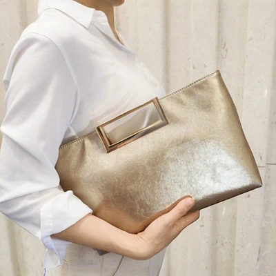 90158 The Brief Clutch