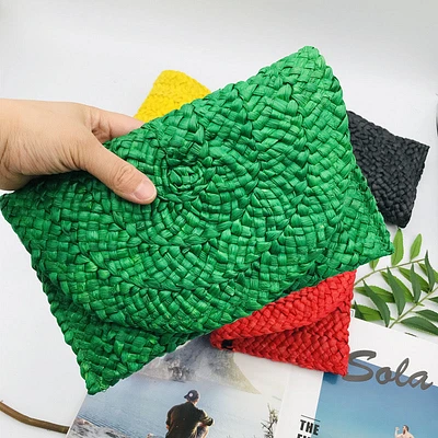 90138 Colorful Straw Clutch