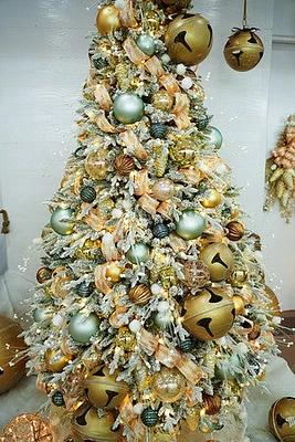 7.5' Flocking Christmas Tree H229