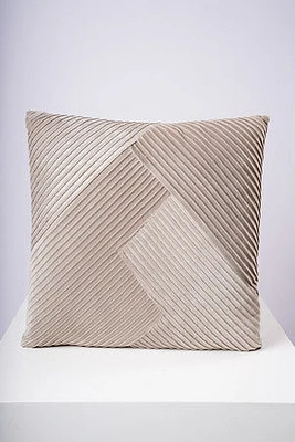 19" x 19" Shopia Cushion Cream