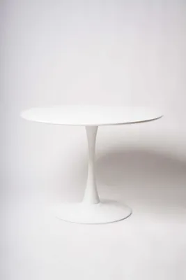 32" Round White Table