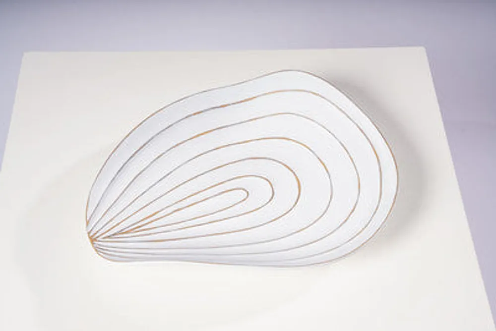 16" WHITE  WOOD PLATE