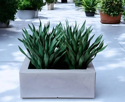32" PLANTER CUBO - CEMENT