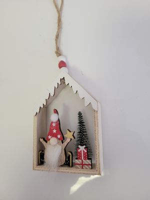 4" Santa In House