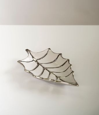 10" Silver/White Leaf Plate