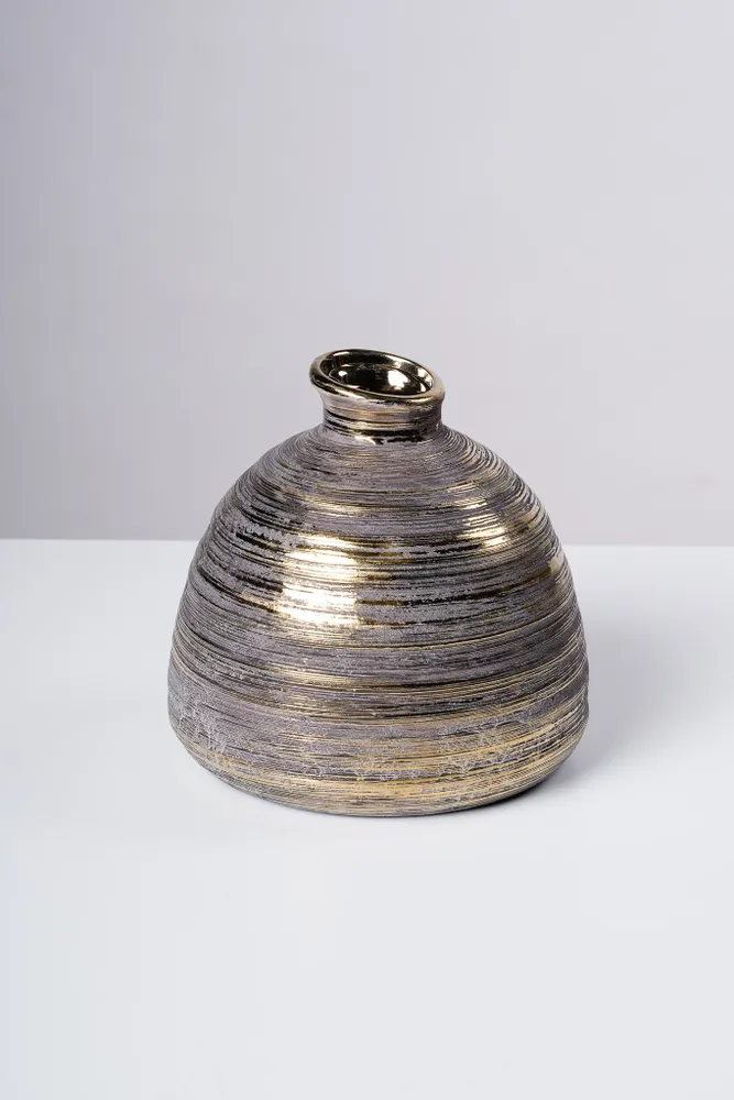 5" Vase Cement w/Golg