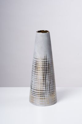 15" Vase Cement w/Gold