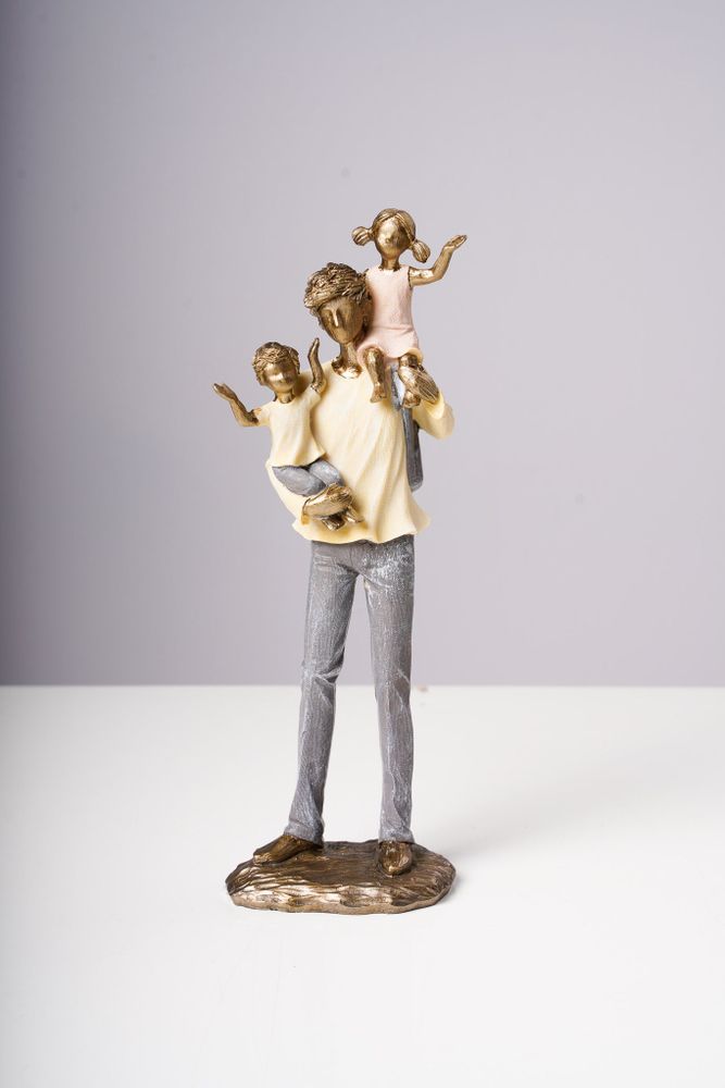 4" Father w/ children's - Family Collection