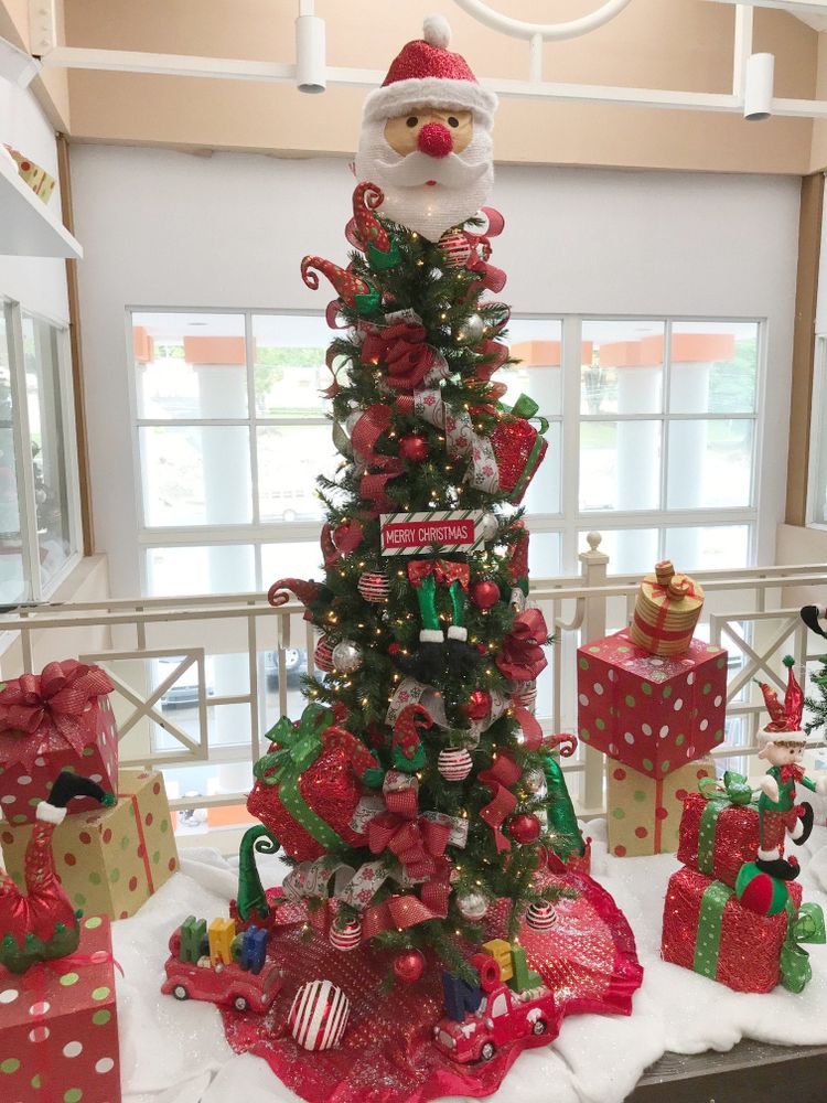 7.5' Christmas Pencil Tree with 350 lights