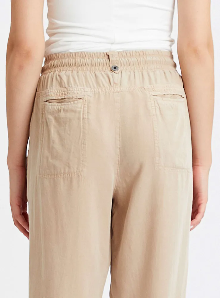 CORALIE | Jogger pants with overlock stitch detail and contrast drawst