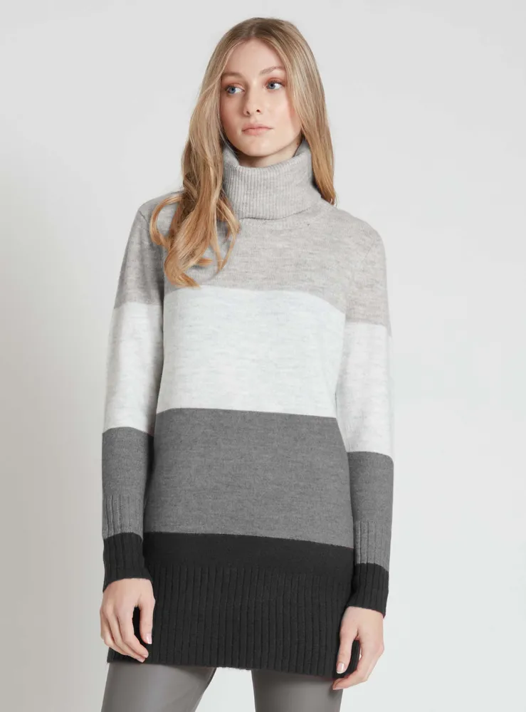 JACLYN | Color block turtleneck sweater with side slits