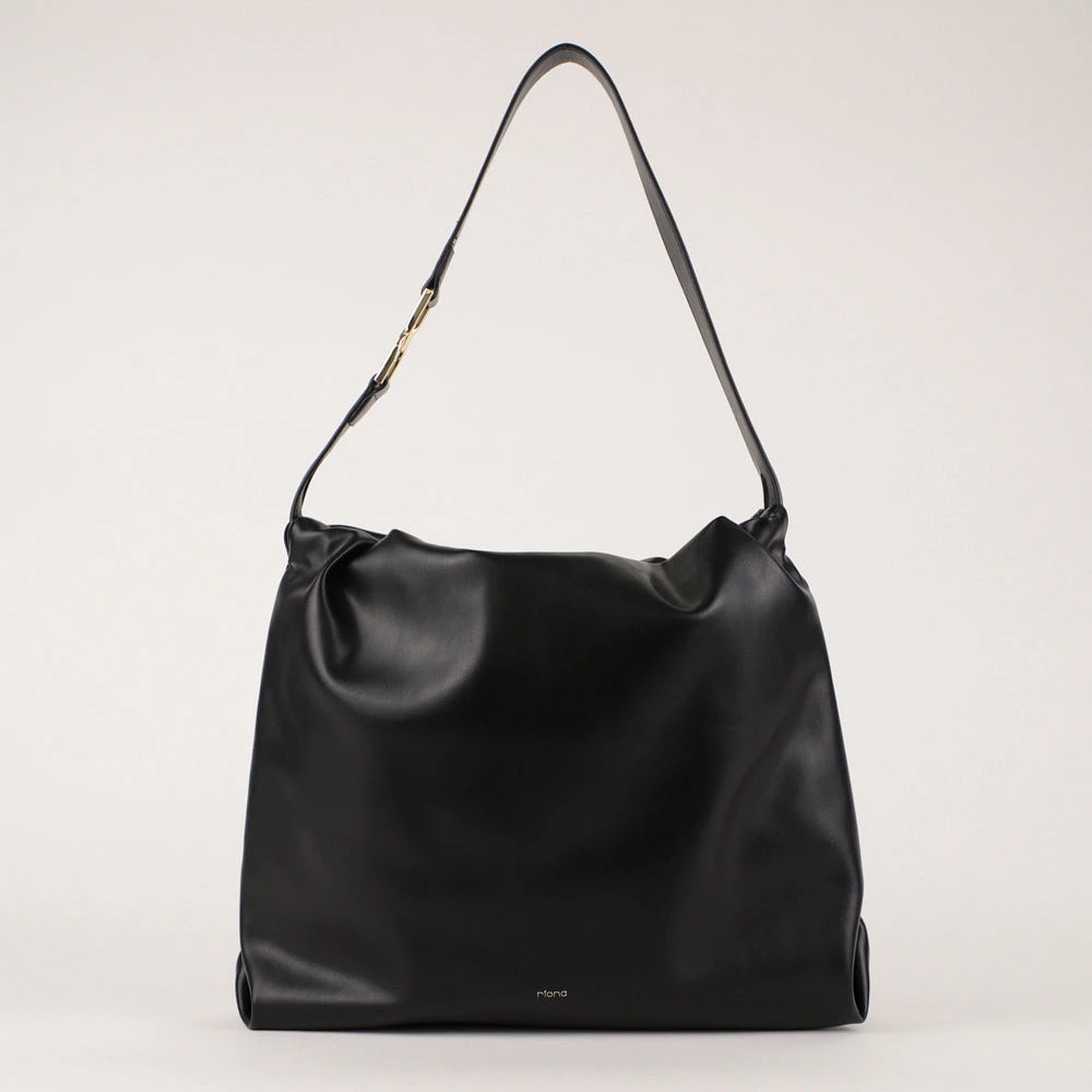 Riona Donna Hobo