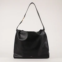 Riona Donna Hobo