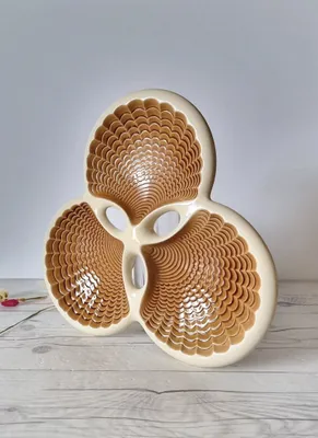 Verceram Ceramique Textured Modernist Tri-Section Clam Dish, 1950s