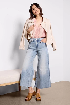 Petite Izzy Crop