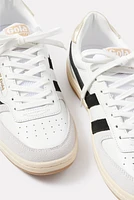 Hawk Sneaker