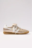 Stadium 86 Sneaker