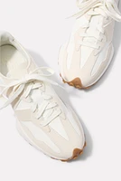 327 Sneaker